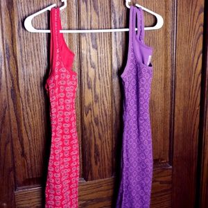 2 Medium Mossimo Tanks